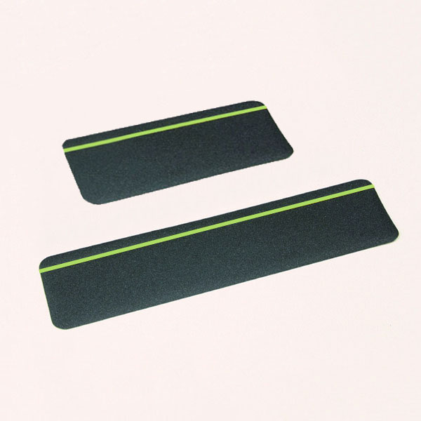 14217 自发光条楼梯防滑贴